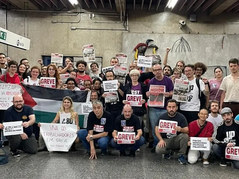 Paulistanos se deslocam com dificuldade em dia de greve no transporte