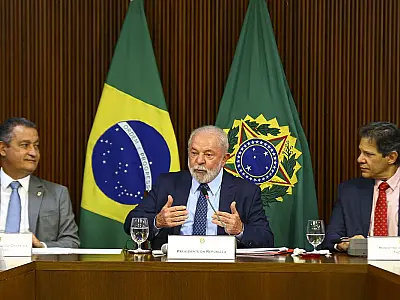 "Não podemos ficar chorando o dinheiro que falta", diz Lula