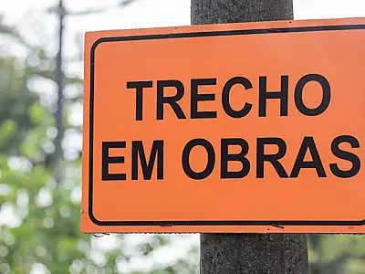 Canto do Forte, em Praia Grande/SP, tem via interditada para obra de pavimentação