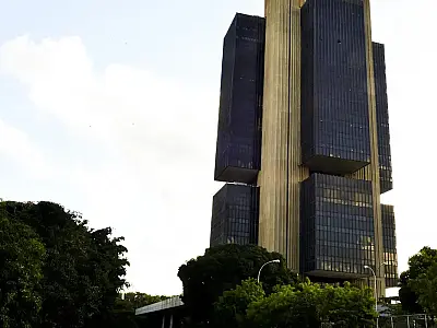 Em semana de Copom, mercado eleva previsões para taxa de juros