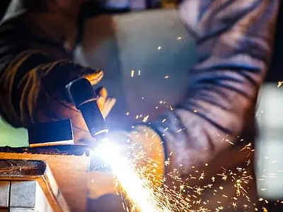 Produção da indústria cai 1,6% de dezembro para janeiro