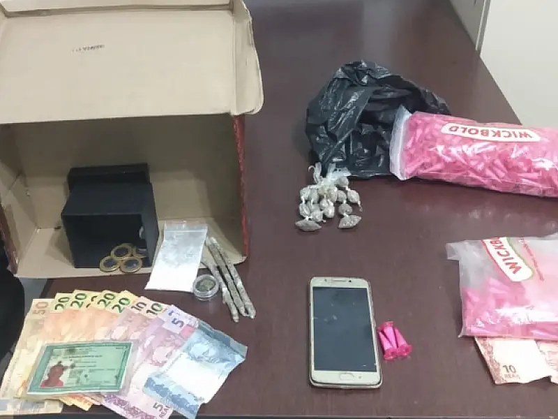 Polícia Civil prende em flagrante dupla suspeita de tráfico de drogas