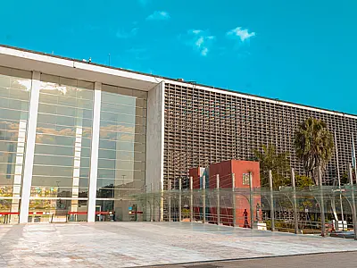 CIEE e ALESP abrem vagas de estágio para estudantes do ensino médio, técnico e superior