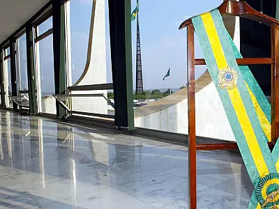 Faixa presidencial não foi passada 10 vezes na história republicana do Brasil