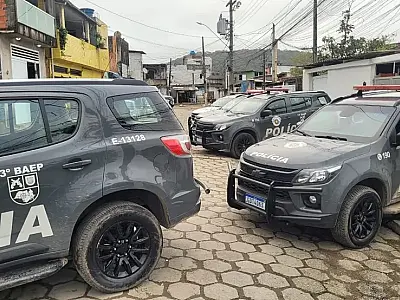 PM mata dois suspeitos durante confrontos em operação policial no Guarujá