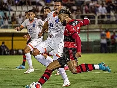 Flamengo supera Audax por 2 a 1