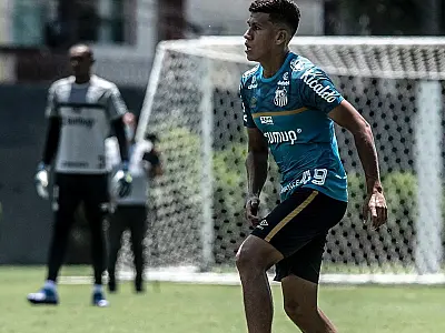 Único zagueiro canhoto do Santos, boliviano sonha com chance de Carille