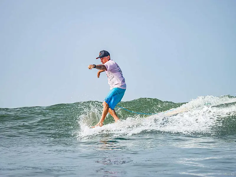 Santos recebe etapa de longboard com disputas entre atletas de diferentes gerações