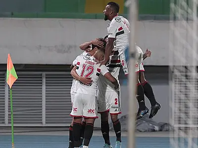 São Paulo derrota Wilstermann e fica perto da vaga