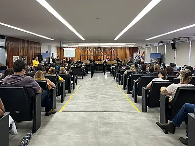 Prefeito Kayo Amado presta contas à Câmara Municipal de São Vicente