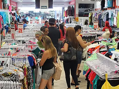 Vendas no varejo variam 0,1% em novembro e têm 2º mês de estabilidade