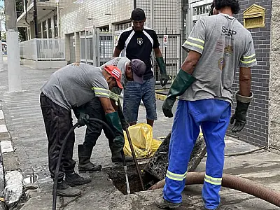 Prefeitura de São Vicente faz teste de fumaça para identificar irregularidades na rede de esgoto