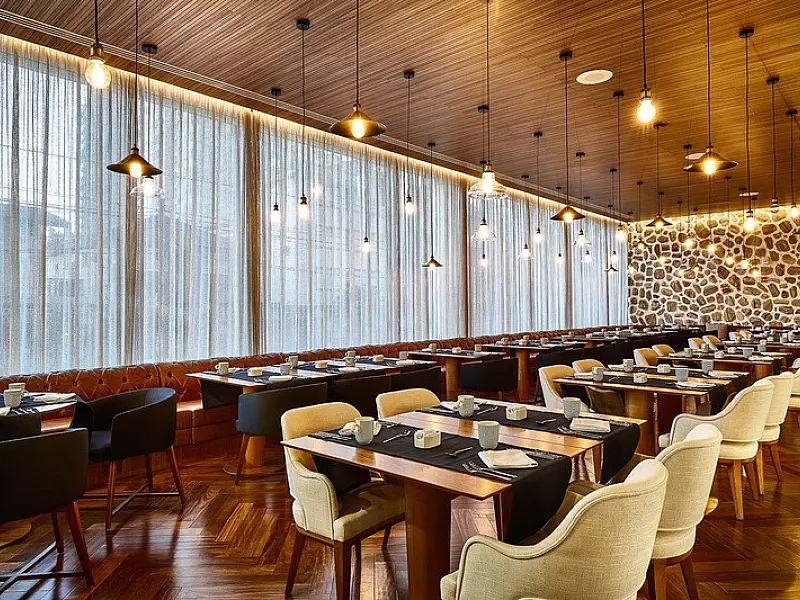 Para a temporada de inverno, Sheraton Santos Hotel apresenta menu especial de fondue no Restaurante