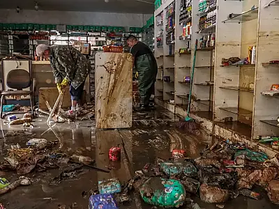 Comerciantes de Porto Alegre levam dias só para limpar lojas
