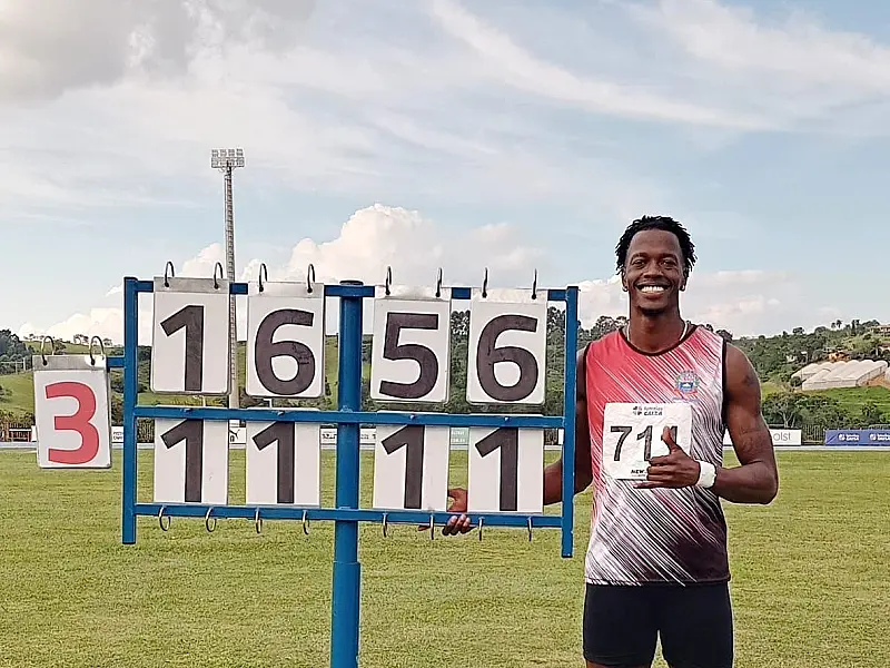 Atleta de PG conquista ouro no salto triplo no Troféu Ademar Ferreira da Silva
