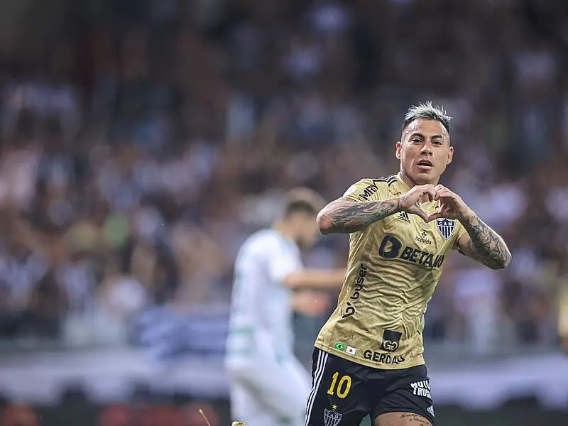 Galo triunfa para manter vivo o sonho de vaga direta à Libertadores