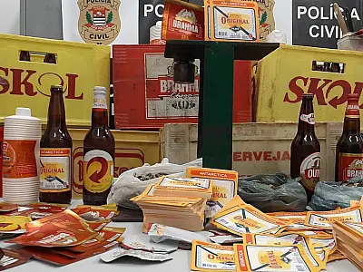Polícia apreende diversas bebidas com rótulos falsificados que seriam comercializadas