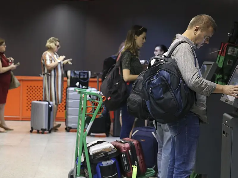 Senado aprova volta do despacho gratuito de bagagem
