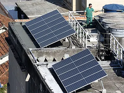 Brasil chega a 2 milhões de placas solares em telhados e terrenos