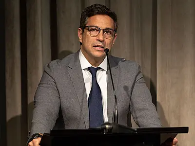 Presidente do BC diz que arcabouço fiscal evita descontrole da dívida