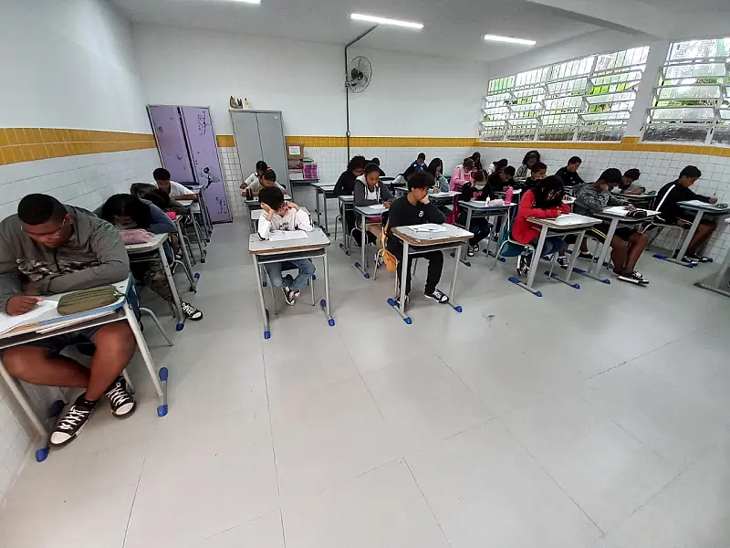 De olho no Saeb, 5,6 mil alunos de São Vicente participam de 'simuladão'