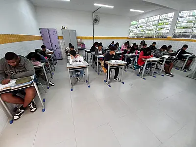 De olho no Saeb, 5,6 mil alunos de São Vicente participam de 'simuladão'