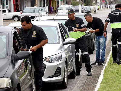 Setran e Detran realizam ação de conscientização com pedestres no  bairro Boqueirão