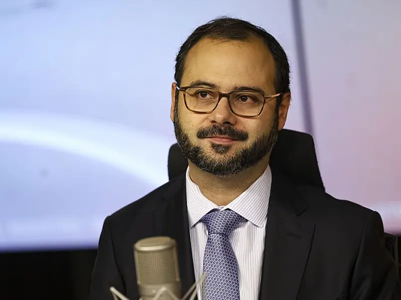 Governo avalia aumento de contratação pelo MEI com o fim da 6x1