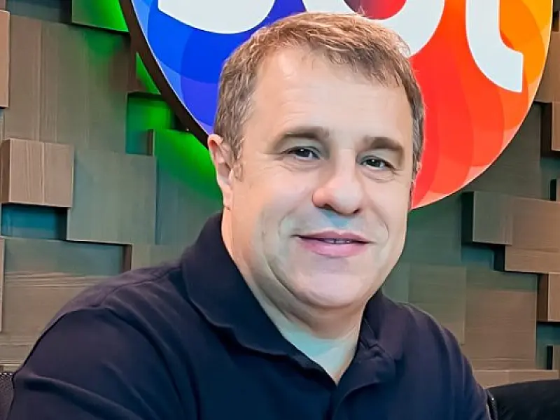 Em má fase de audiência, SBT anuncia saída do diretor Fernando Pelegio após 43 anos