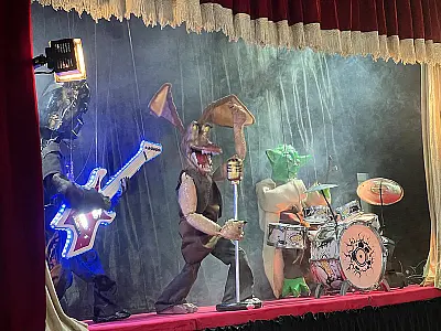 Estudantes de Guarujá têm manhã divertida com show de marionetes na manhã de ontem