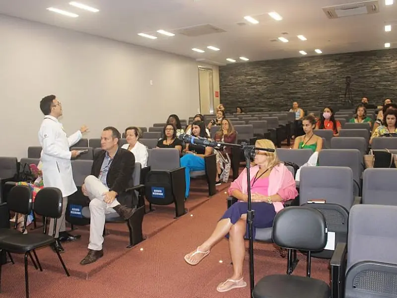 Seminário sobre tratamento da endometriose segue neste sábado em Santos