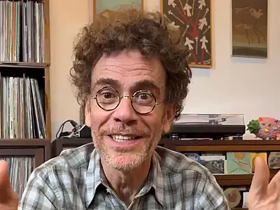 Nando Reis faz 60 anos, rejeita pecha de 'hitmaker' e defende sofisticação do pop