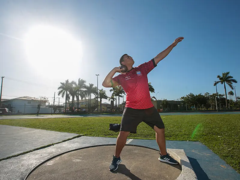 Arthur Leandro é campeão brasileiro sub-23 de arremesso de peso