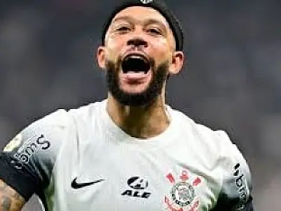 Depay brilha e Corinthians vence para ficar perto da Pré-Libertadores