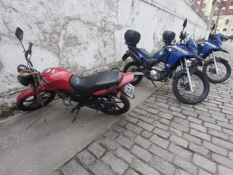 Durante patrulha, Guarda Municipal de Santos recupera moto furtada
