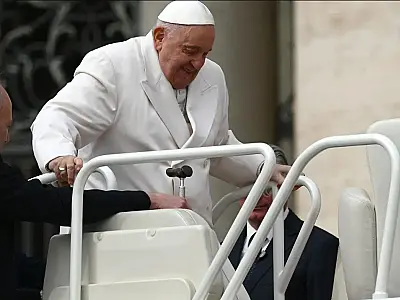 Papa Francisco deve ter alta no sábado, a tempo da Semana Santa, diz Vaticano
