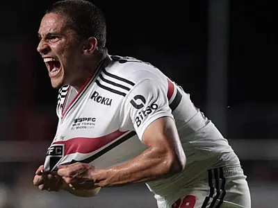 São Paulo quebra invencibilidade do Palmeiras e abre vantagem na final