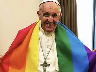Papa Francisco nega boatos de renúncia e defende bênção a casais gays em livro