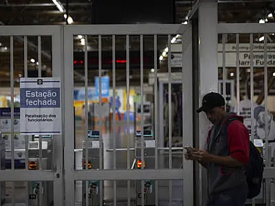 Trabalhadores encerram greve; metrô, CPTM e Sabesp voltam a funcionar nesta quarta (4)
