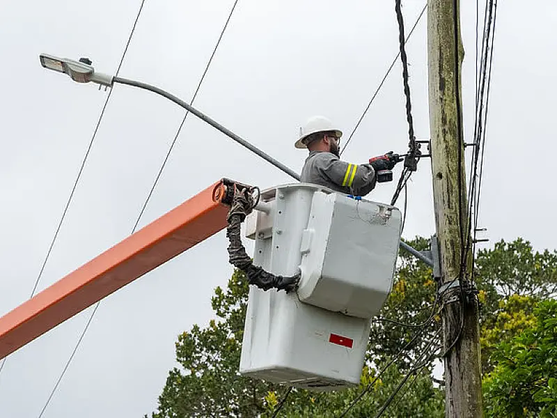 Bertioga amplia iluminação em LED e beneficia novos bairros