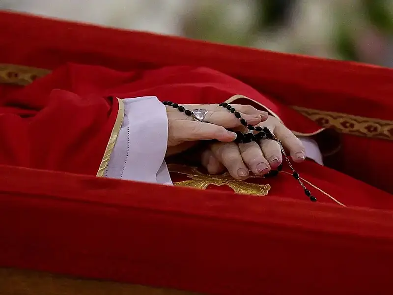 Papa Francisco: velório é aberto ao público no Vaticano