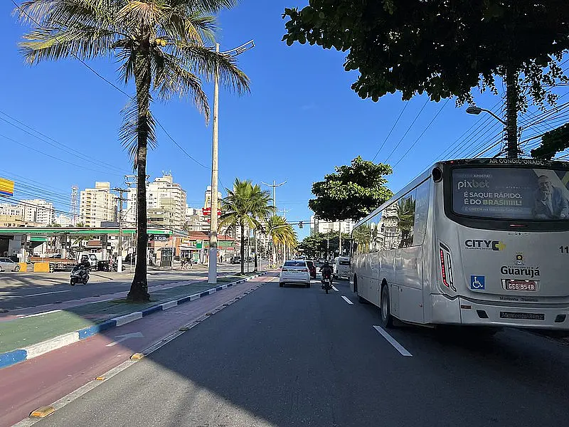 Contribuinte que transferir veículo para Guarujá ganha desconto de 50% no IPTU