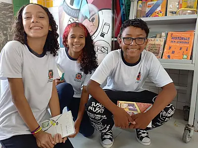 Alunos de escola na Área Continental criam página de poemas autorais em rede social