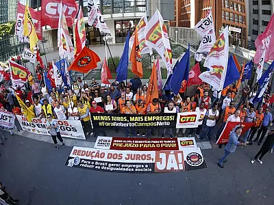 Centrais sindicais promovem em São Paulo ato pela queda dos juros
