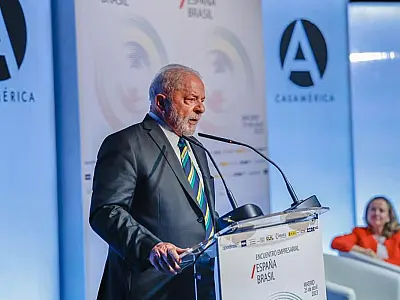 Lula diz que conversará com Macron sobre acordo entre Rússia e Ucrânia