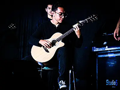 Alunos de violão de Bertioga vão à capital para participar de concurso musical