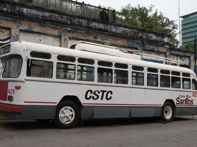 Trólebus histórico retorna a Santos após 30 anos para integrar o Museu Ferroviário