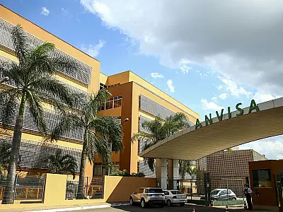 Anvisa autoriza realização de exame de análise clínica em farmácias