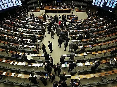 Deputados Estaduais e Federais já podem tentar a troca de partido