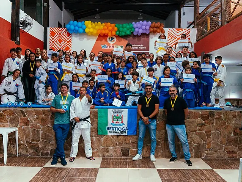 Alunos de Judô em Bertioga participam de cerimônia de troca de faixas